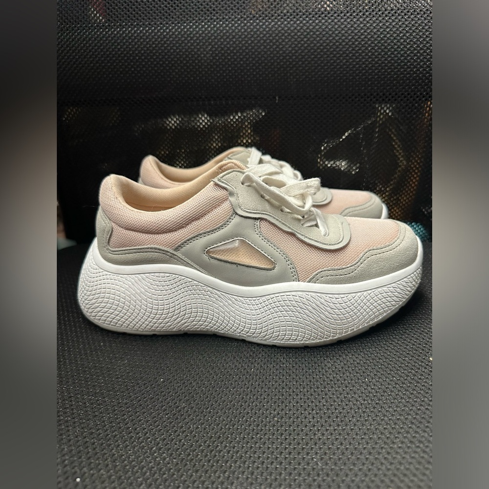 Ladies Zara Shoes - Picture 2 of 8